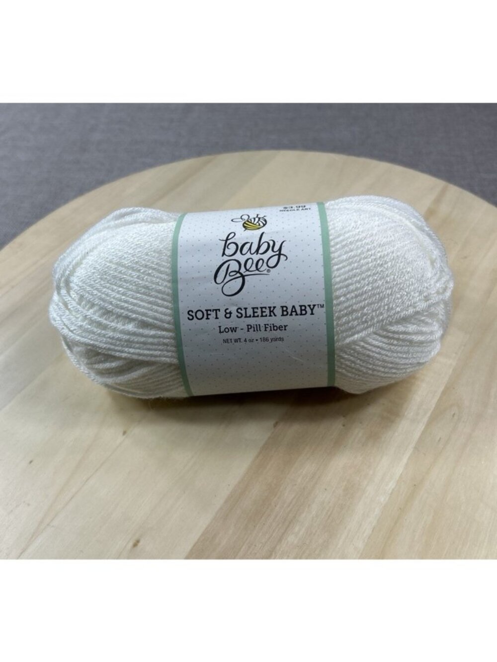 Baby Bee 4oz White Angel 100 Soft & Sleek Baby 100% Low pill fiber 186 Yards New